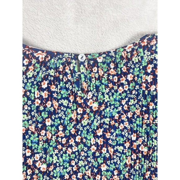 Dressed in LALA Louie Luxe Pleated Top Sz S in Wildflower Ditzy Floral Fairy - Picture 9 of 10